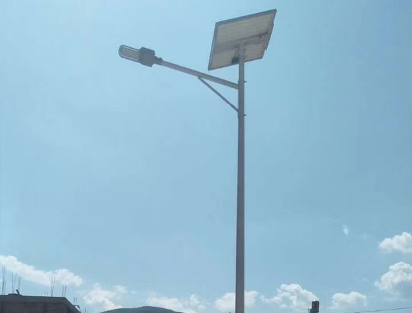 使用毕节太阳能路灯需要定期维护